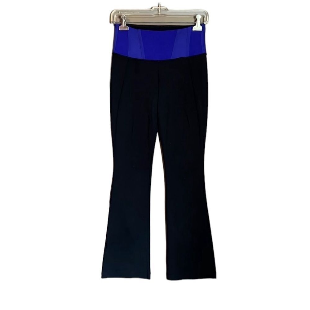 ‎Lululemon black boot cut yoga pants. Size 4